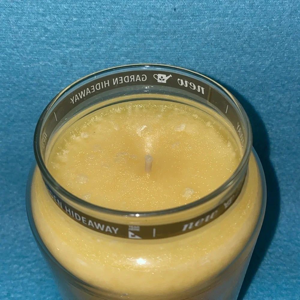 YANKEE Homemade Herb Lemonade Garden Hideaway 22 oz. CANDLE RARE SCENT
